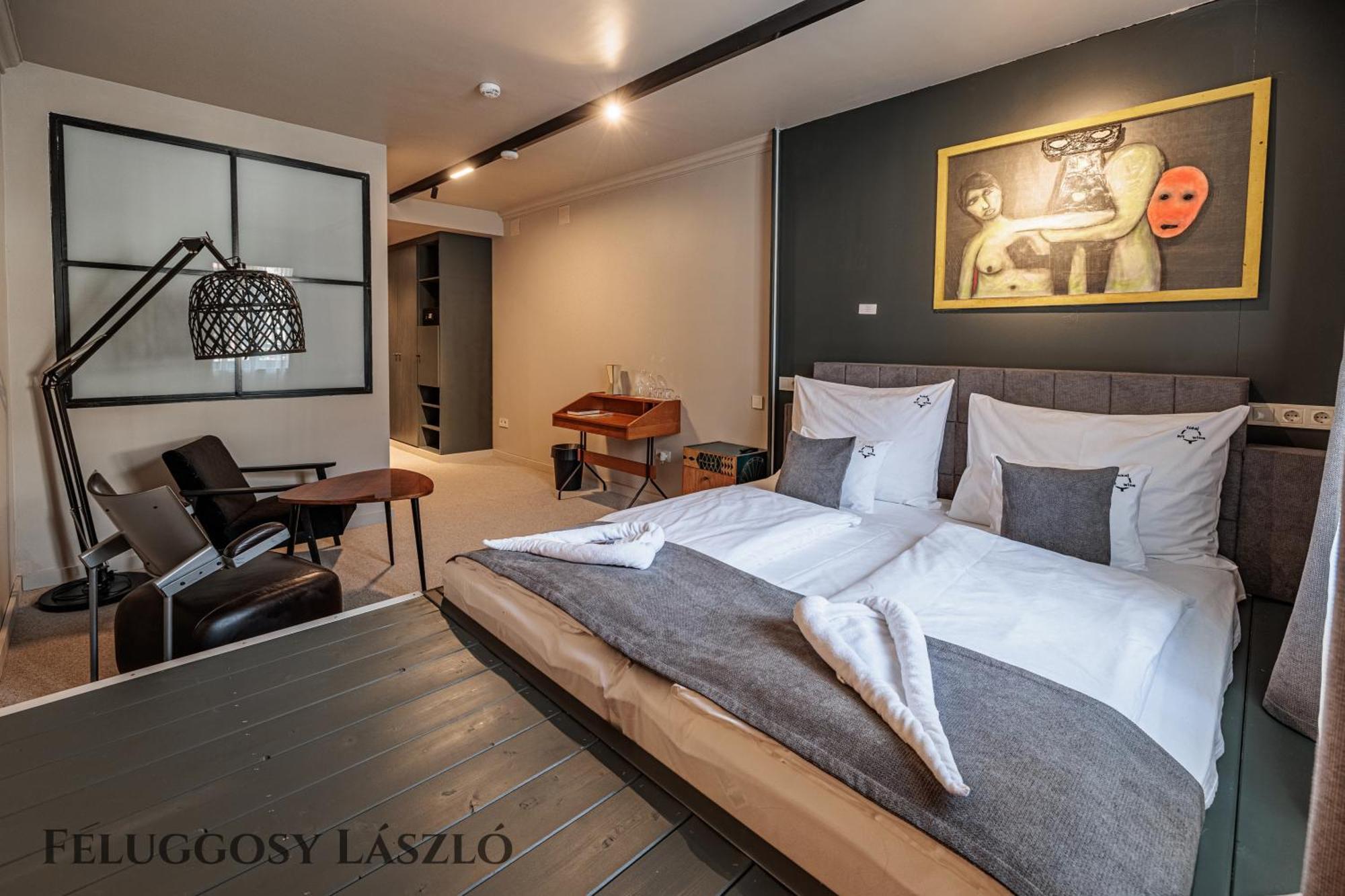 Oroszlános Borhotel Tállya Exterior foto